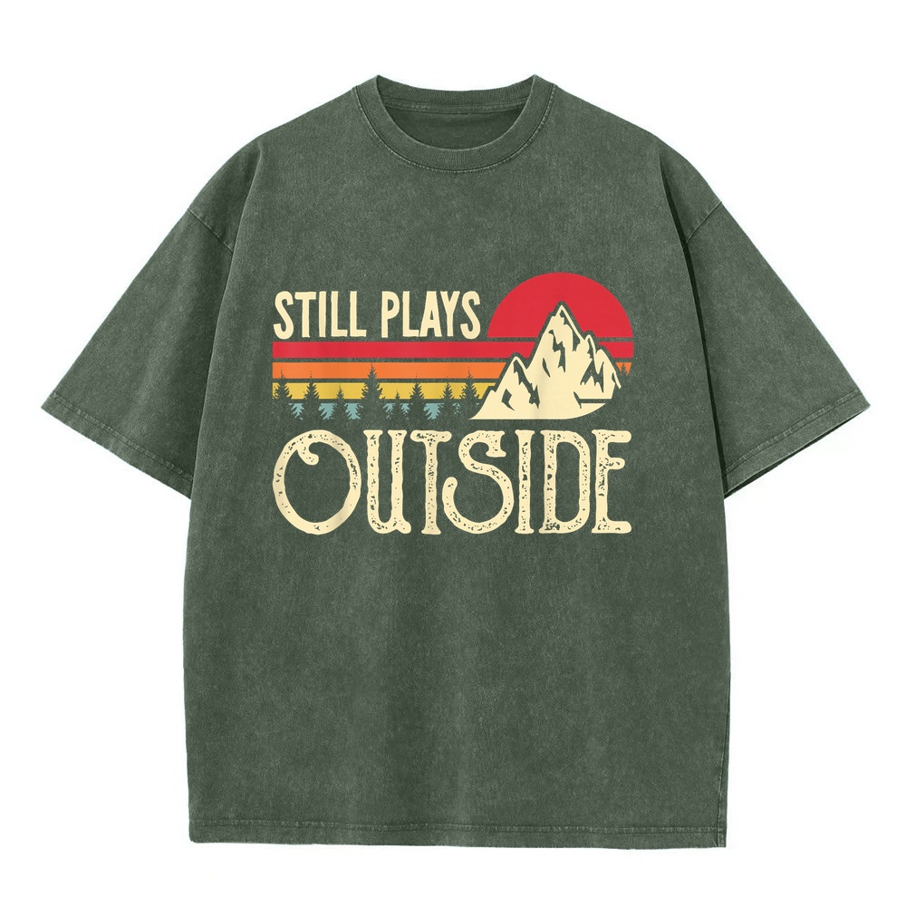 Vintage Summer Clothing Brand - Spielt immer noch draußen. Lustiges Vintage-Camping-
